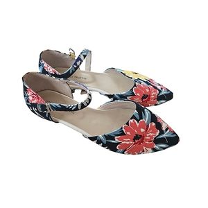 ORIENTAL TRAFFIC Colorful Floral Unique Clasp Pointed Toe Flats